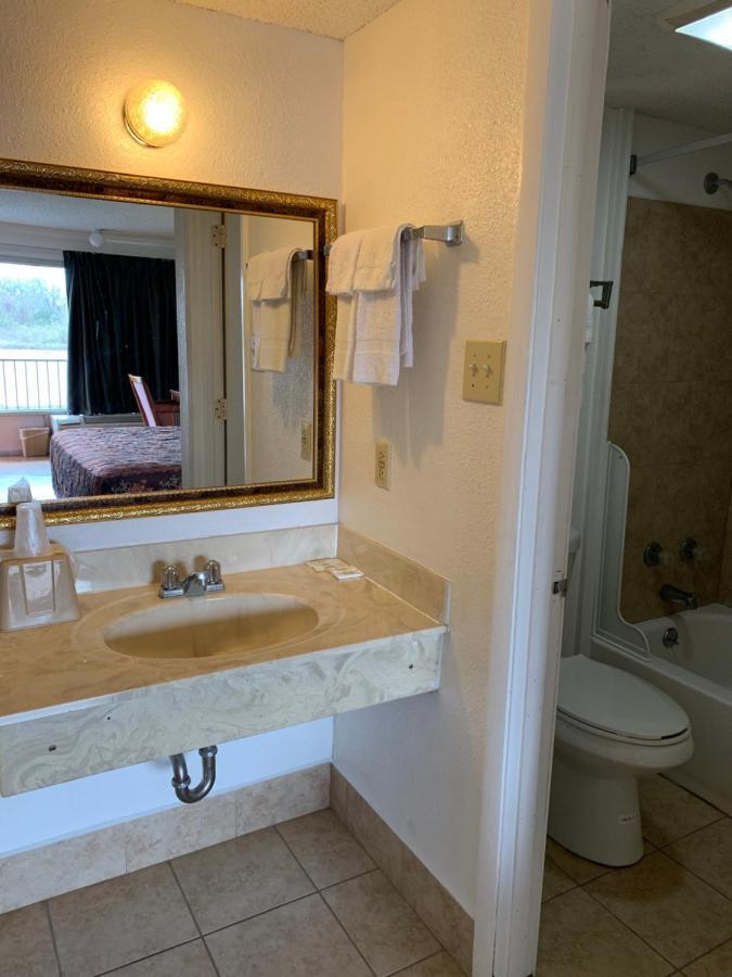 Baton Rouge West Inn Порт Алън Екстериор снимка